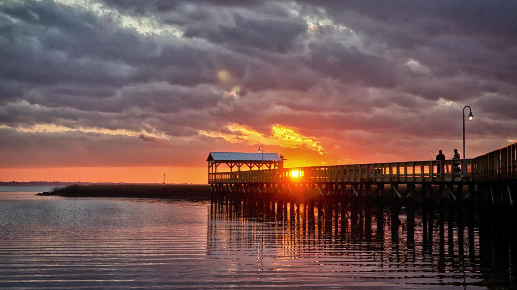 Shem Creek Inn Mount Pleasant Exterior foto